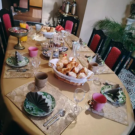 Mas Des 2 Paons Frühstückspension Villedaigne